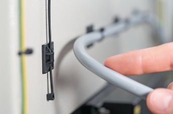 FAQ: Kabel befestigen ohne bohren oder schrauben?