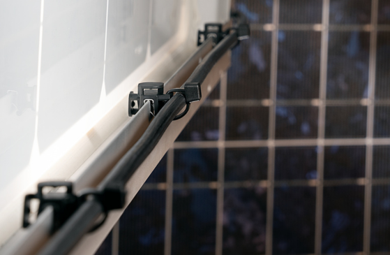 Der T50REC1-3 Trio-Befestigungsbinder mit Mehrweg-EdgeClip