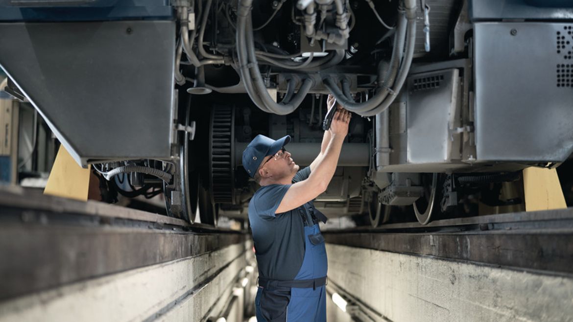 Ihre Experten für smartes Kabelmanagement in der Eisenbahninfrastruktur und in Schienenfahrzeugen