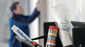 Kabelbinder im Werkzeugkasten