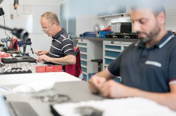 Bietet HellermannTyton integrierte Auto-ID-Lösungen an?