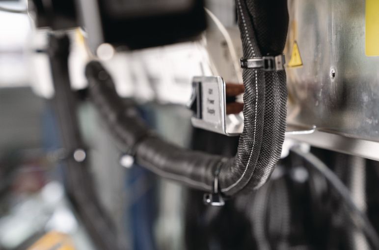 Torsionsschutz für Kabel bei der Installation von Windkraftanlagen: Kabelschutzschlauch Helagaine Twist-In