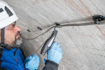 Effizientes Abbinden in Windturbinen mit batteriebetriebenen Kabelbinderzangen