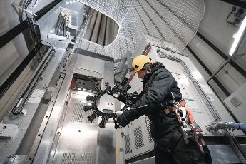 Loop-Spacer zum Trennen von Leistungs- und Steuerkabeln in Windkraftanlagen
