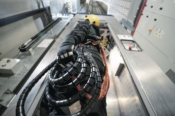 Kabelschutzschläuche für Torsionsschutz  in Windkraftanlagen