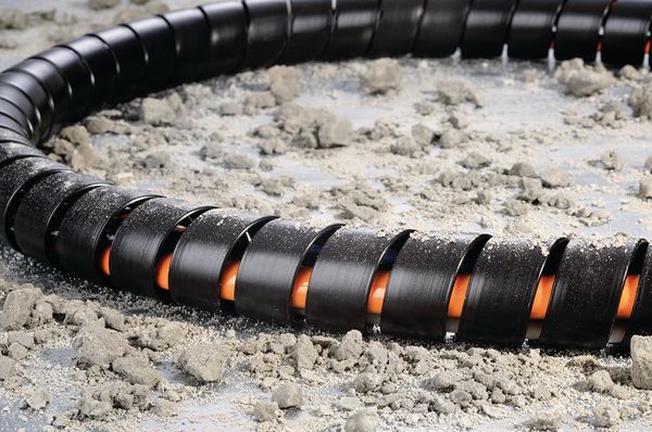 Dickwandiger, robuster Spiralschlauch für Hydraulikleitungen in Baufahrzeugen