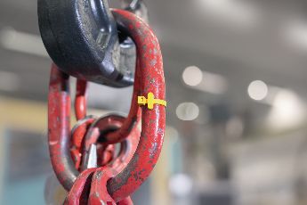RFID tag an einem Kran