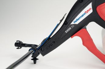 Soft-Grip-Binder können mit dem EVO9 SG-Werkzeug gespannt und geschnitten werden