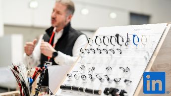 Immer bestens informiert: Jeden Monat alle Produkt- und Eventnews auf einen Blick. Abonnieren Sie unserem Newsletter via LinkedIn.