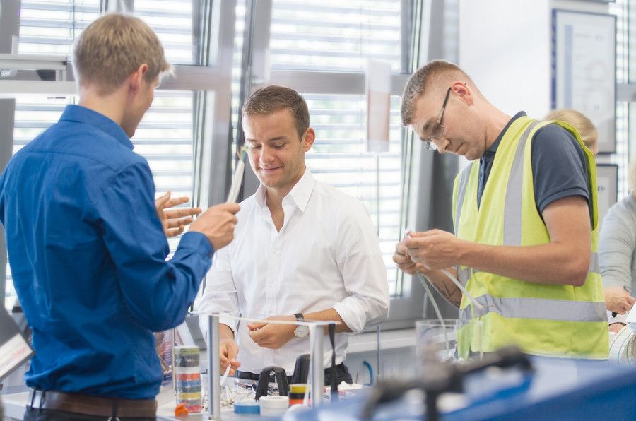 Ihr Partner für Befestigungslösungen von Hydraulikleitungen