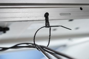 Series 6 Fir Tree Fastener können auf der Palette vorinstalliert werden.